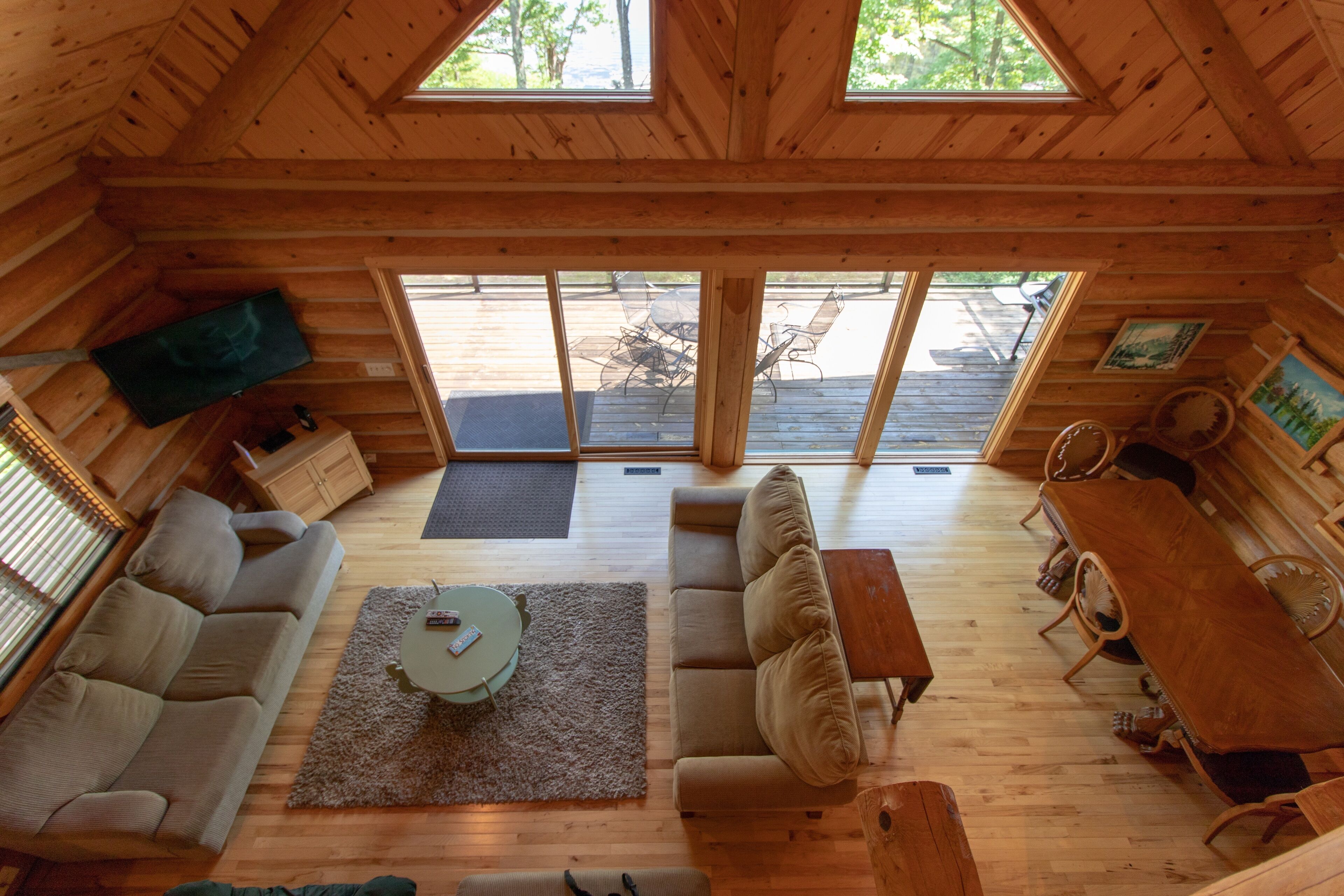 Snowmobilers & Skiers Full Scandinavian Log Home On Private Lake 