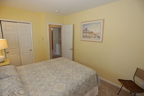 5 soverom, skrivebord, strykejern/-brett og wi-fi (inkludert)