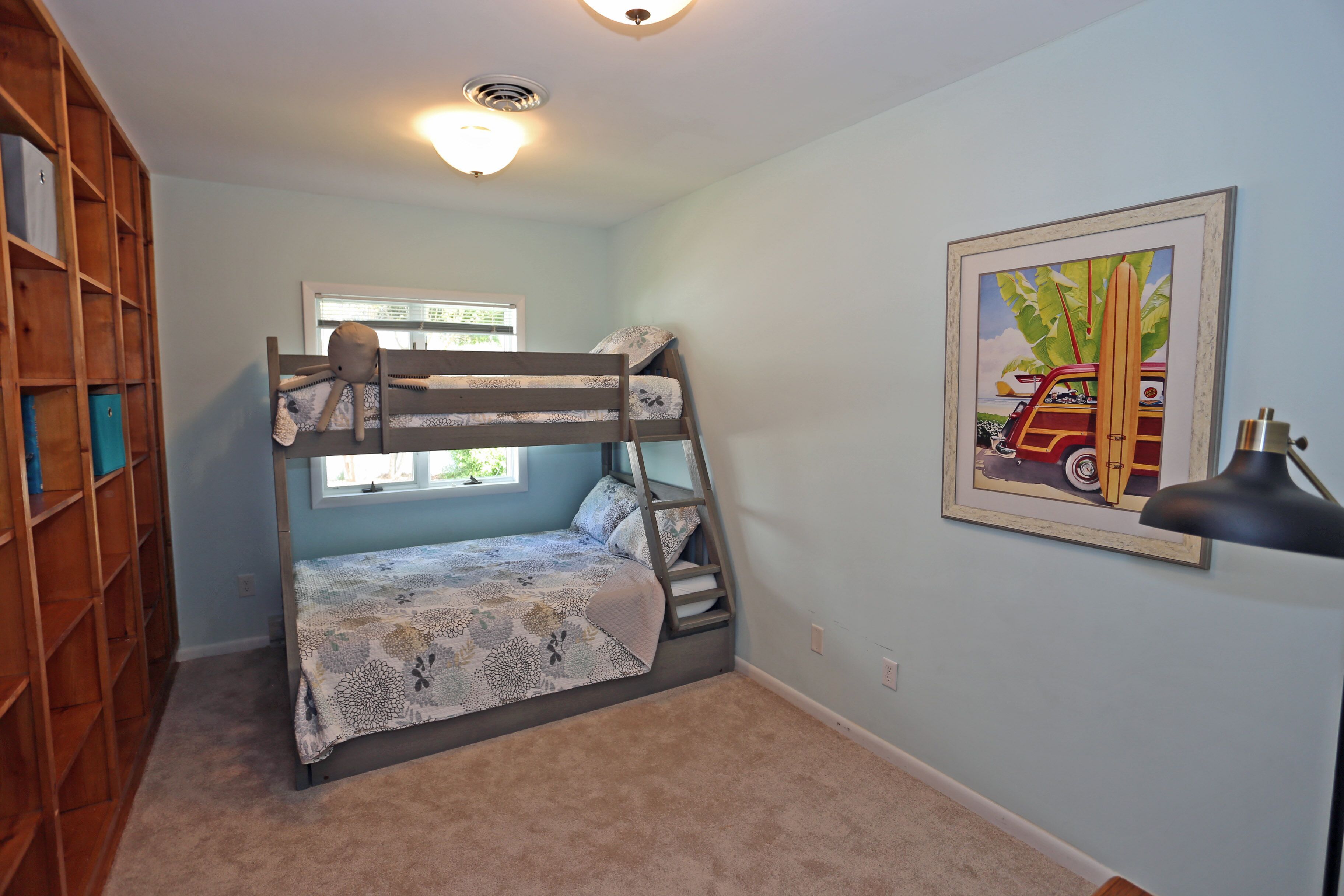 5 bedrooms, desk, iron/ironing board, free WiFi