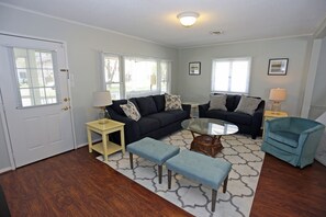 Smart-TV, DVD-spiller og bøker