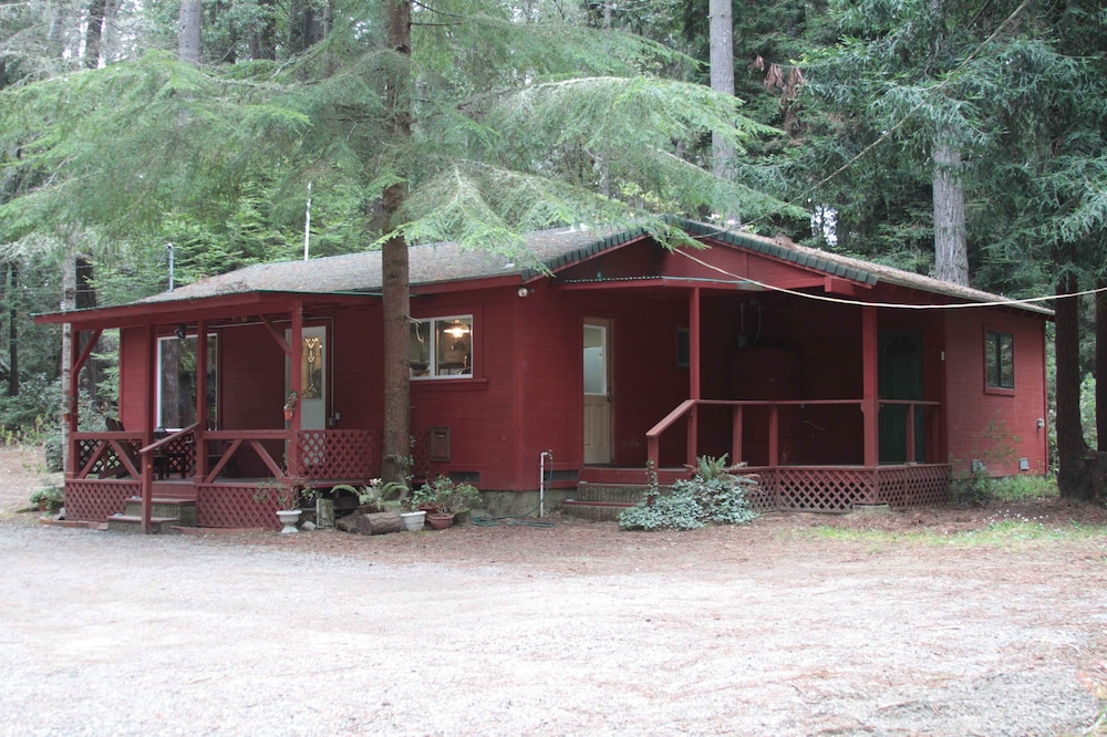 Kona Cabin in the Redwoods