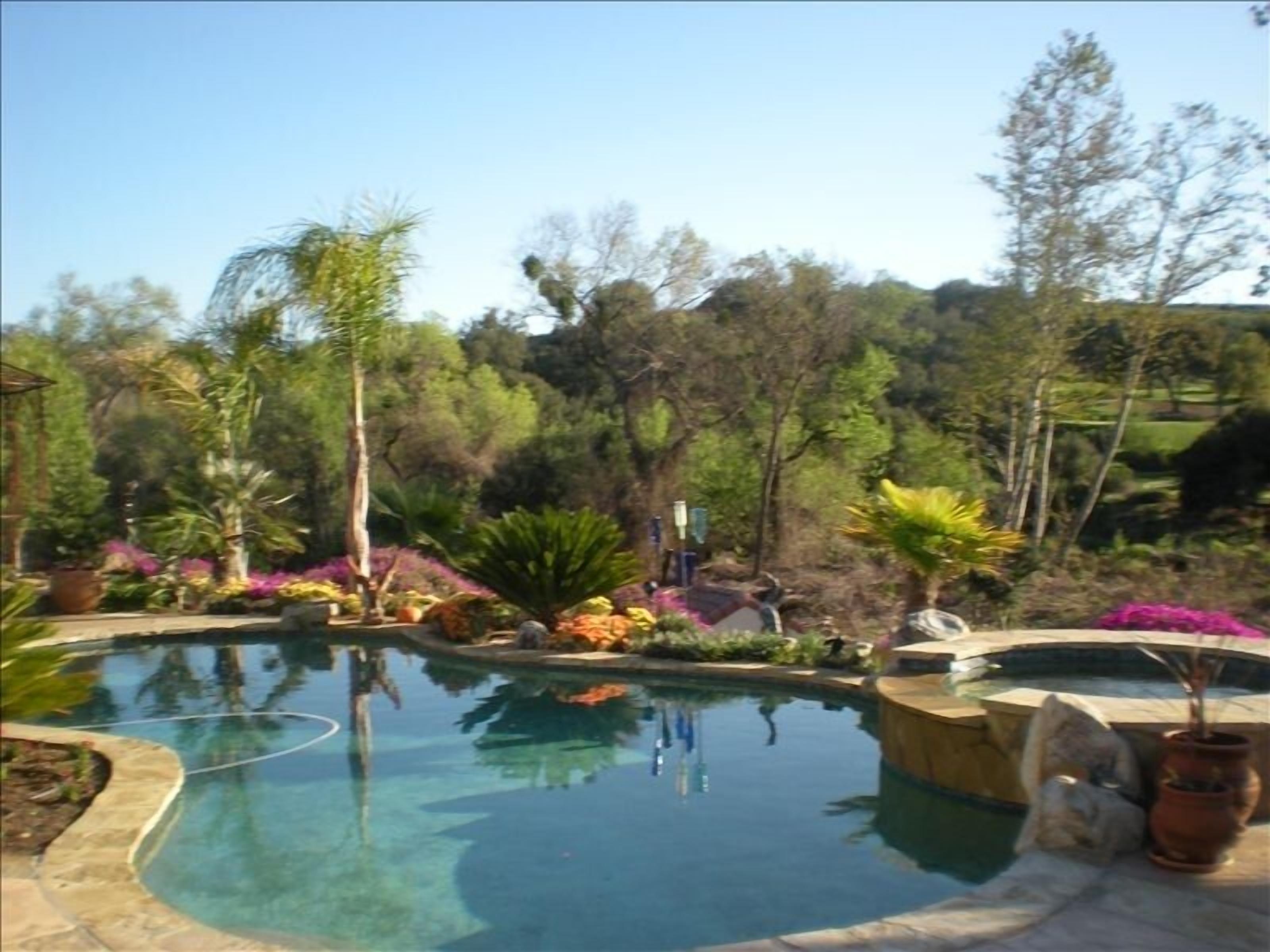 Wedding venues nearby, San Diego Zoo, Beaches, Golf, Disneyland, Wineries 