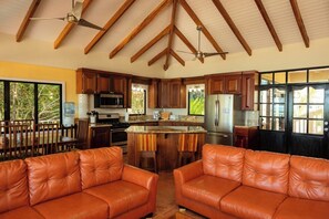 Smart TV, reproductor de DVD y estéreo 