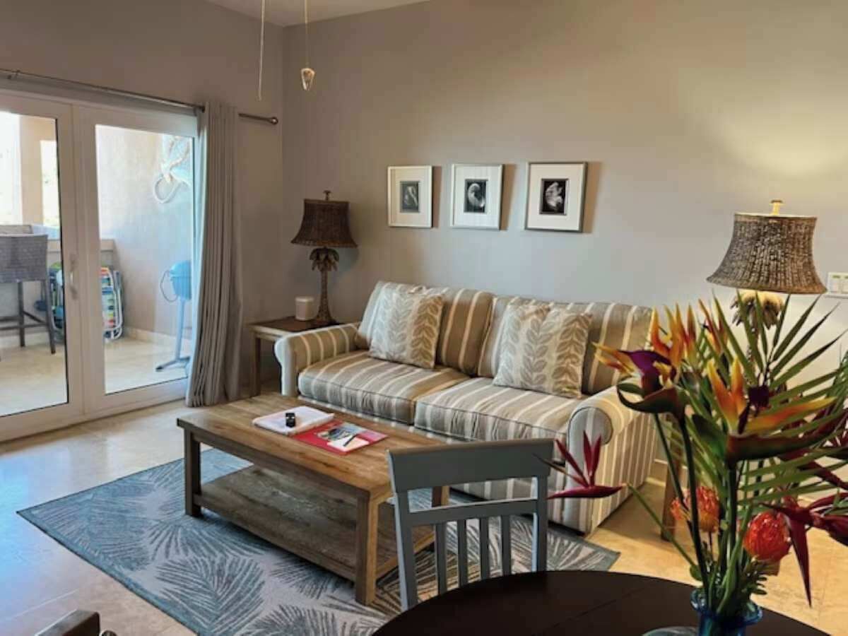 智能电视、壁炉、办公室