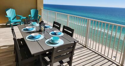LUXURY BEACHFRONT, FREE BEACH CHAIR SVC, HUGE BALCONY, POOL, SPA, GREAT AREA!