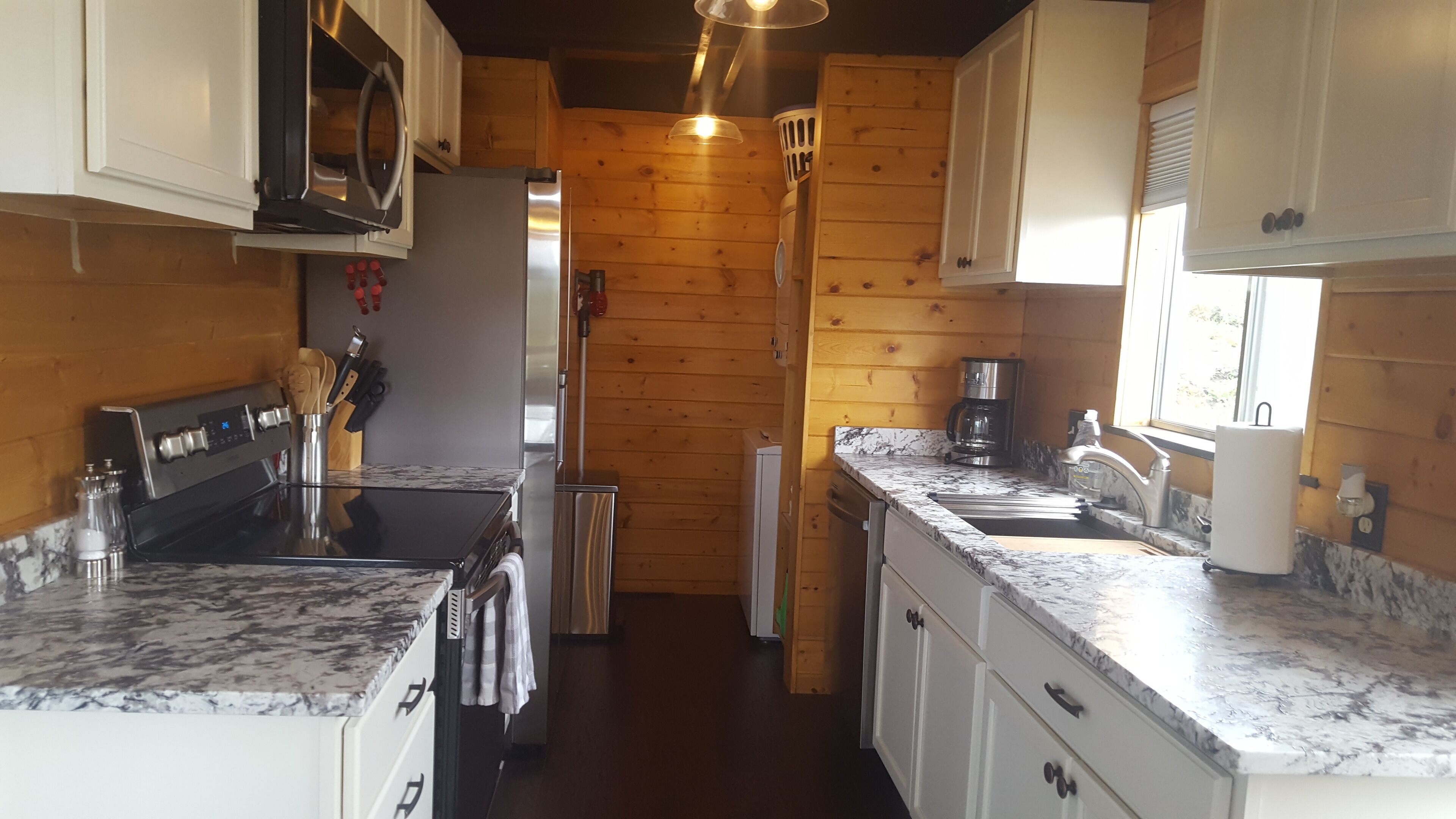 Mountain Escapes Cozy Cabin with Great Views & Outdoor Activities