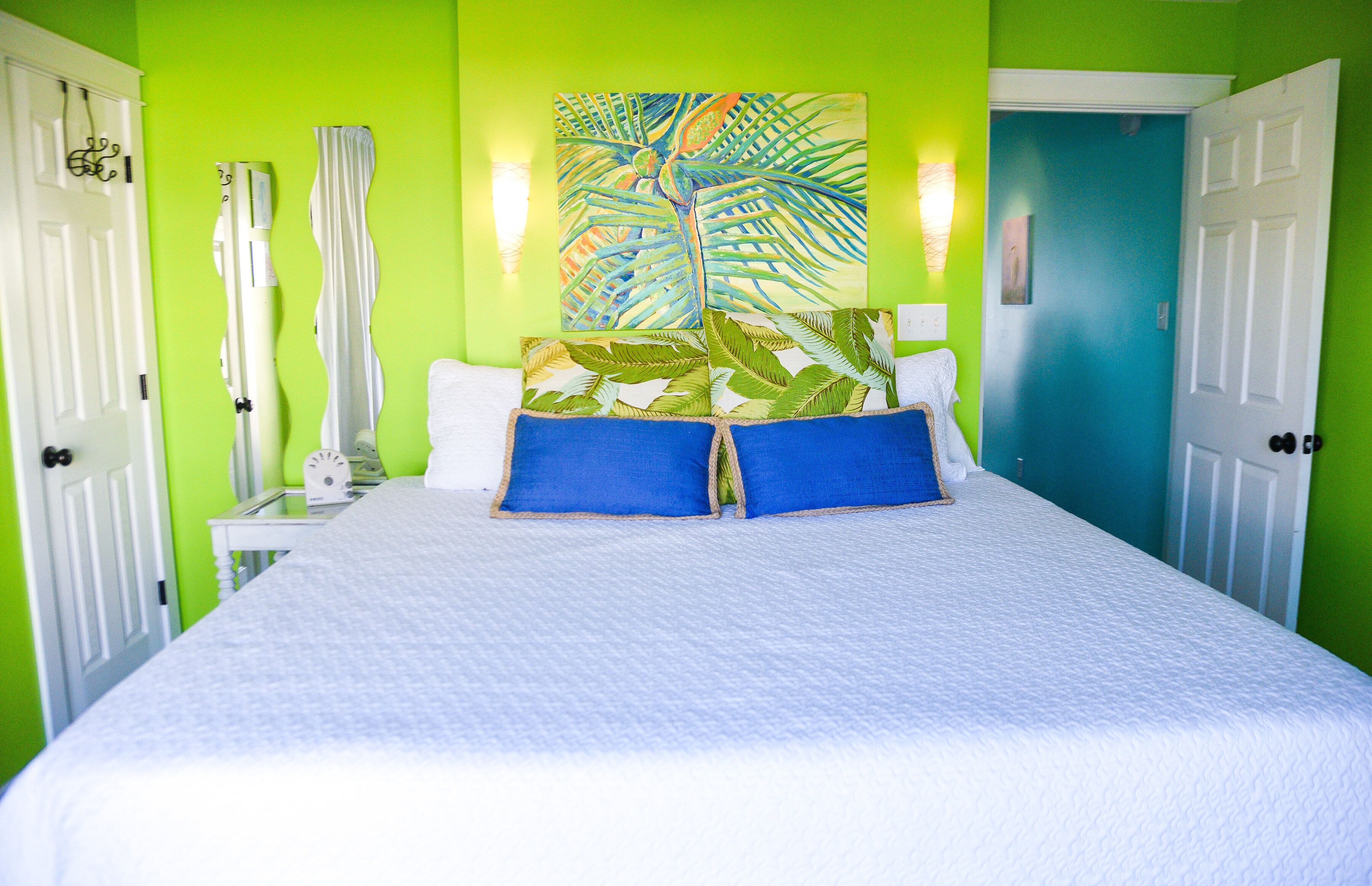 Very Spacious!  Recently updated decor and  Beachy casual. Upstairs house.