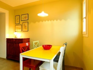 Apartment, 2 Bedrooms | In-room dining