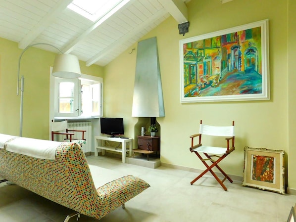 Apartment, 2 Bedrooms | Living area