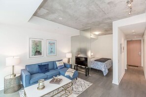 1 bedroom, desk, iron/ironing board, WiFi