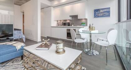 Luxury 1BR in of King W