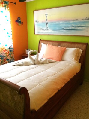 2 bedrooms, iron/ironing board, WiFi, bed sheets