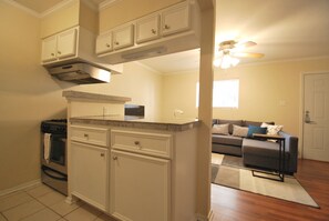 Fridge, microwave, oven, stovetop - Stylish South Lamar Condo (Austin)