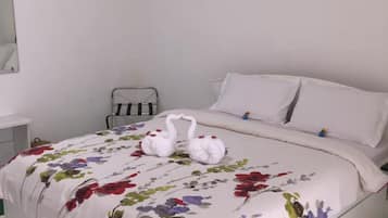 3 bedrooms, in-room safe, desk, iron/ironing board