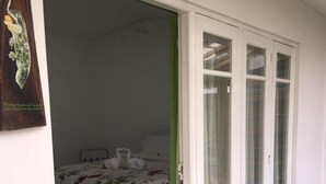 3 bedrooms, in-room safe, desk, iron/ironing board (on request)