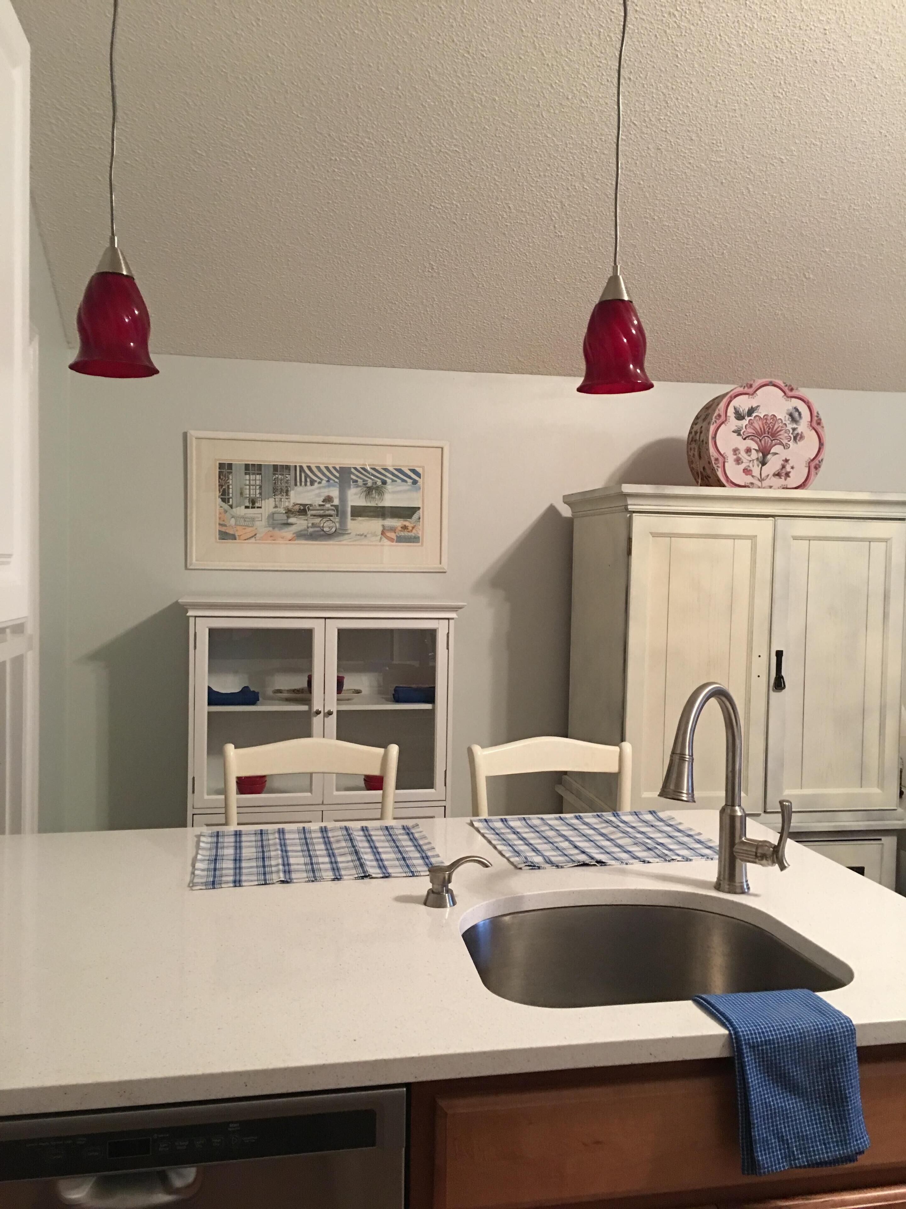 Minutes to Historic Savannah and Tybee Island.... situated on a private marsh