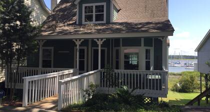 Täysin kunnostettu rantakylä, Snowbird's Paradise, Boater's Dream