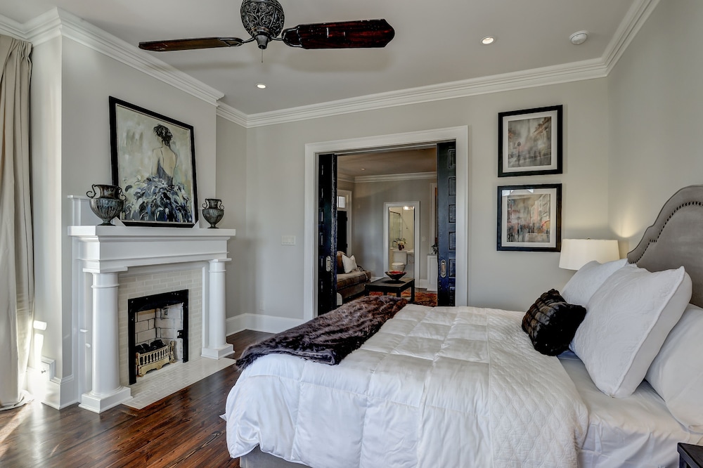 Unit 1 - Fully Furnished Luxury 2 Bed 1 Bath