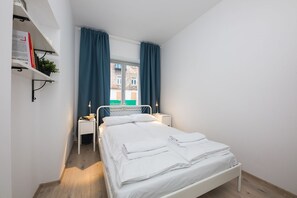 1 bedroom, premium bedding, blackout curtains, iron/ironing board - ShortStayPoland Środkowa - B49 (Warsaw)