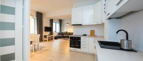 Comfort Apartment, 1 Double Bed with Sofa bed, Non Smoking | Private kitchen | Full-size fridge, oven, stovetop, dishwasher