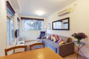Living area - The Blue is a one-bedroom apt, on upper floor with a sleeping up to 4 guests. (Jerusalem)