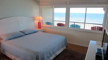 2 bedrooms, in-room safe, iron/ironing board, free WiFi