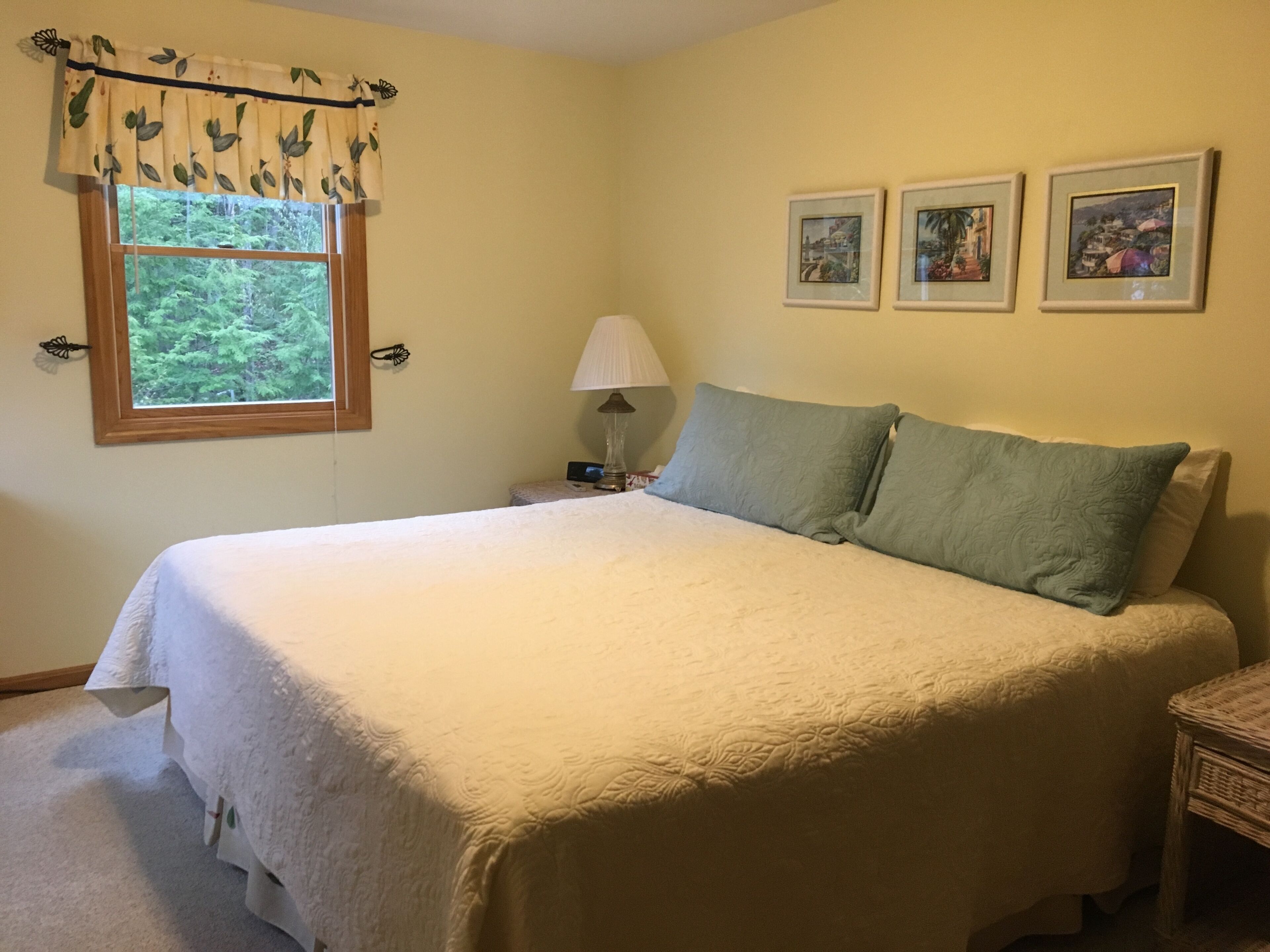 Beautiful Naples, ME Lakefront Home.  Close to golf, restaurants, marina, skiing