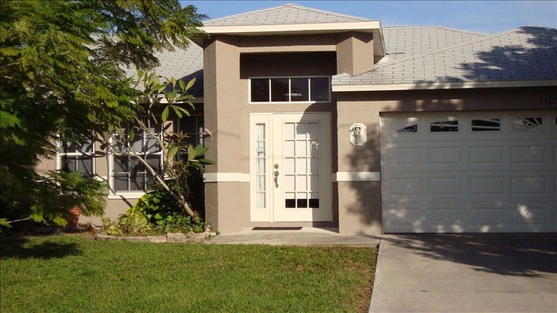 Gulf Access Beautiful Home on Water With private boat dock Heated pool & spa