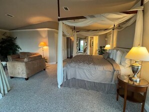 3 bedrooms, iron/ironing board, travel cot, free WiFi
