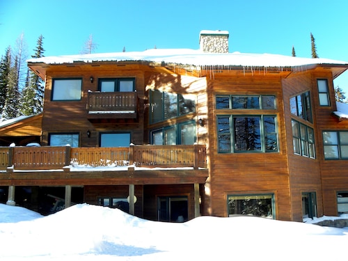 The Lodge at Schweitzer Mountain Resort. Incredible Views.