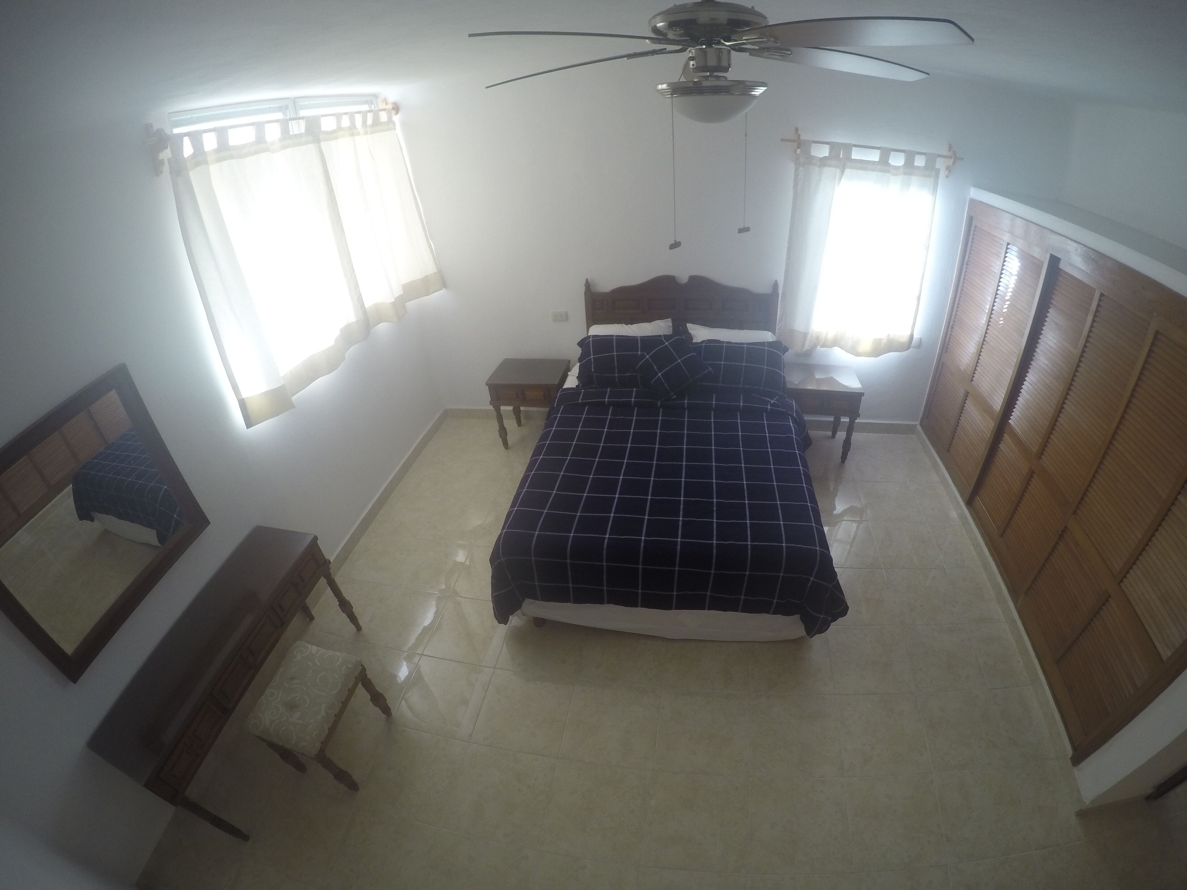 2 Bedroom apartment steps from the Ocean.