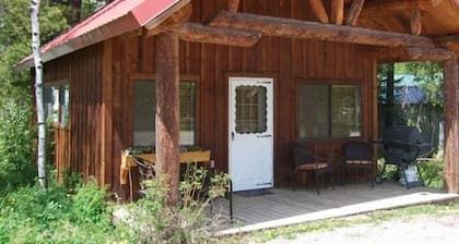 Viihtyisä mökki minuutin päässä Glacierin kahta lääketieteen laaksosta