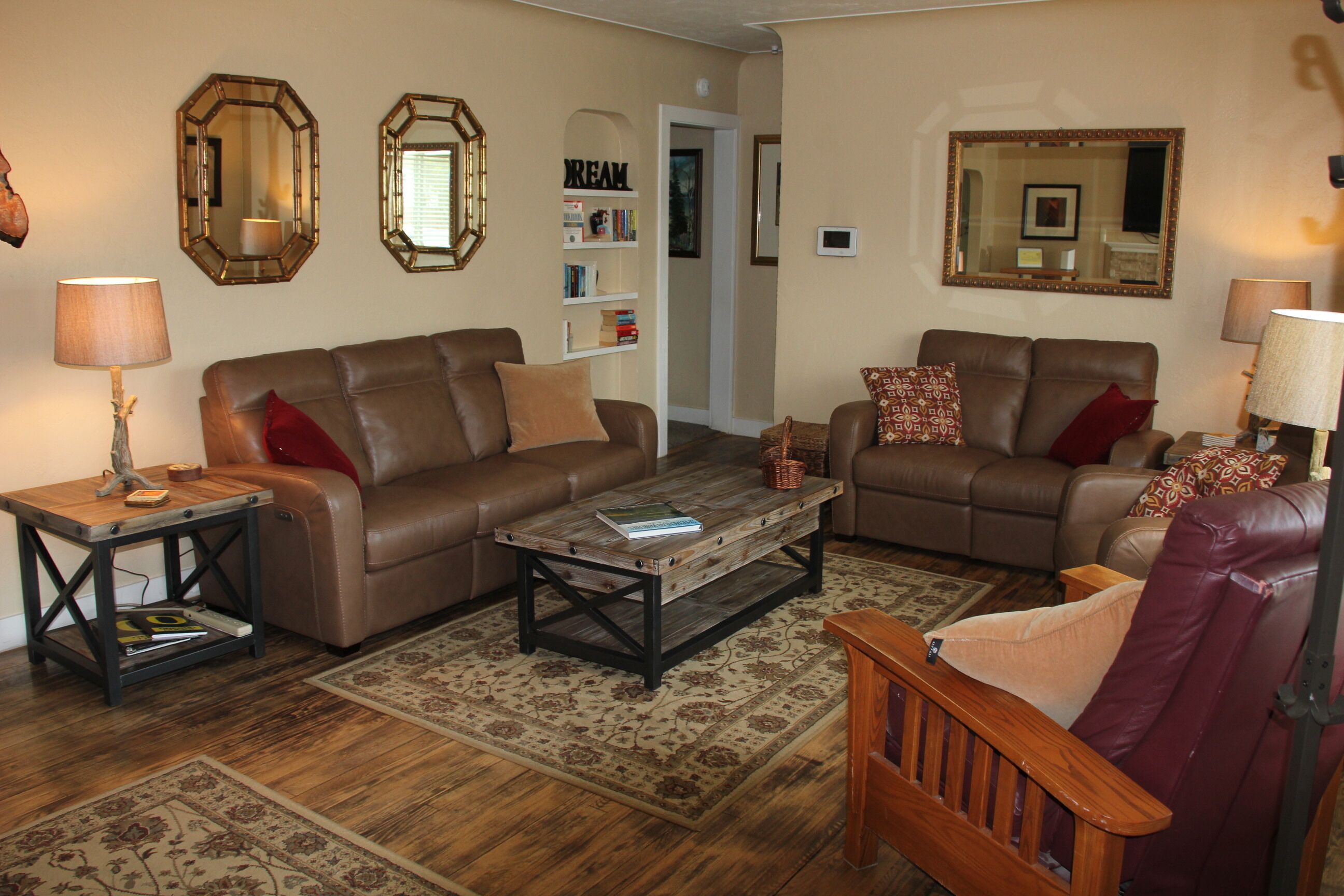 The Quack Shack - Two Miles from Autzen Stadium