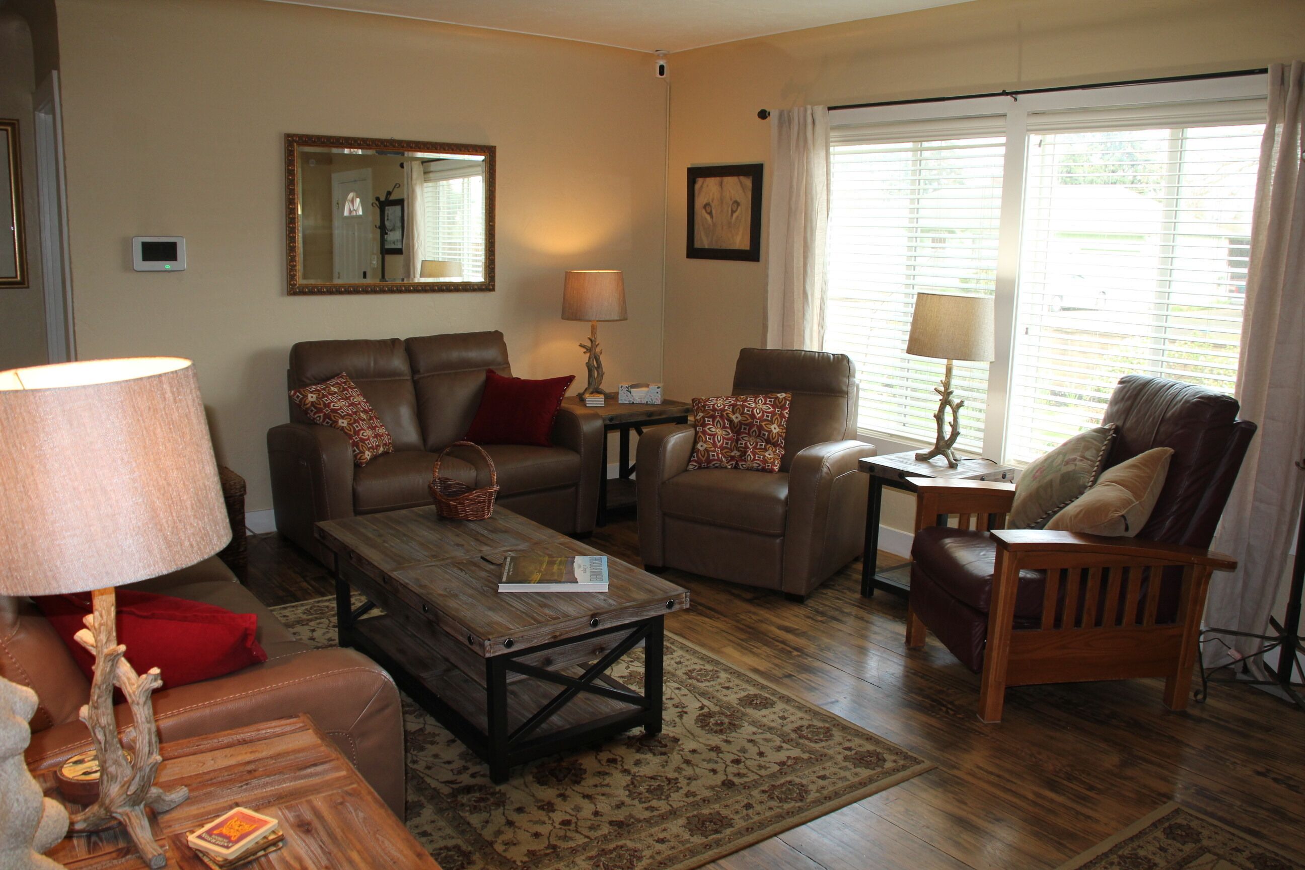 The Quack Shack - Two Miles from Autzen Stadium