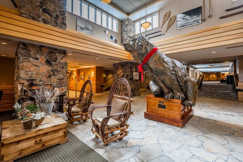 NOUVELLE LISTE! Condo rustique avec piscine et bain à remous communs - emplacement pour skis aux pieds!