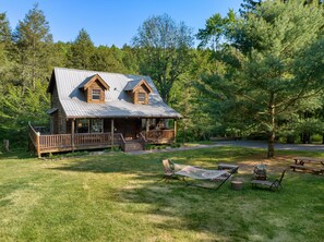 Property grounds - Timber framed cabin nestled in the Pocono Mountains on a private estate (Weatherly)