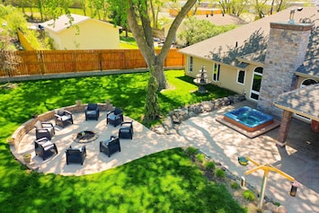 Big, beautiful backyard, lots to do!