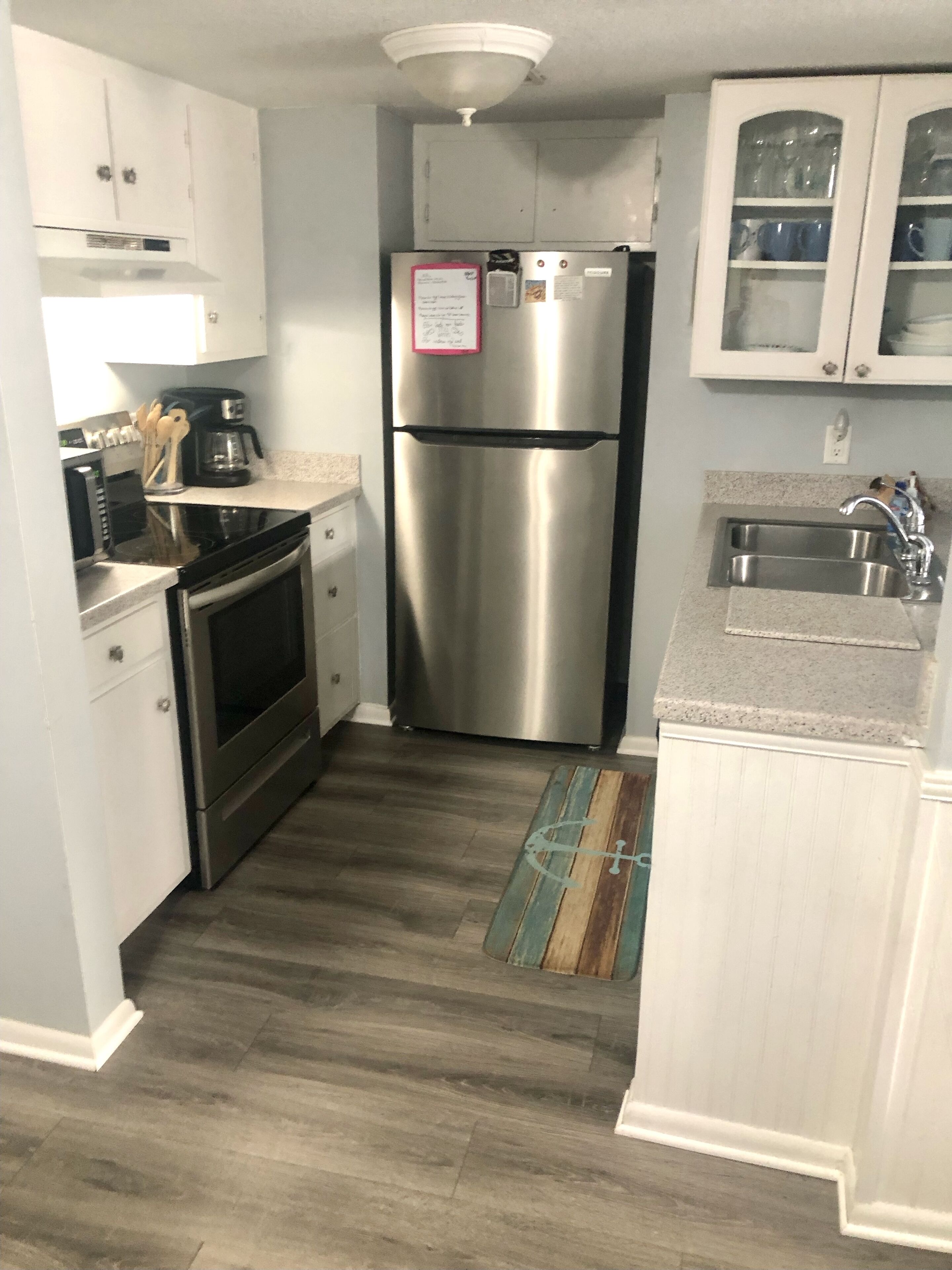 2Br/2Ba Beachfront Condo Sleeps 6. Great Balcony Views! New  Flooring! 