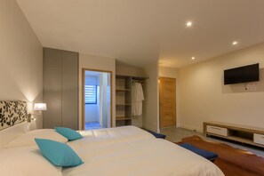 Comfort Twin Room, Mountain View | Individually decorated, individually furnished, blackout curtains - Casa Mir (Saint-Lary-Soulan)