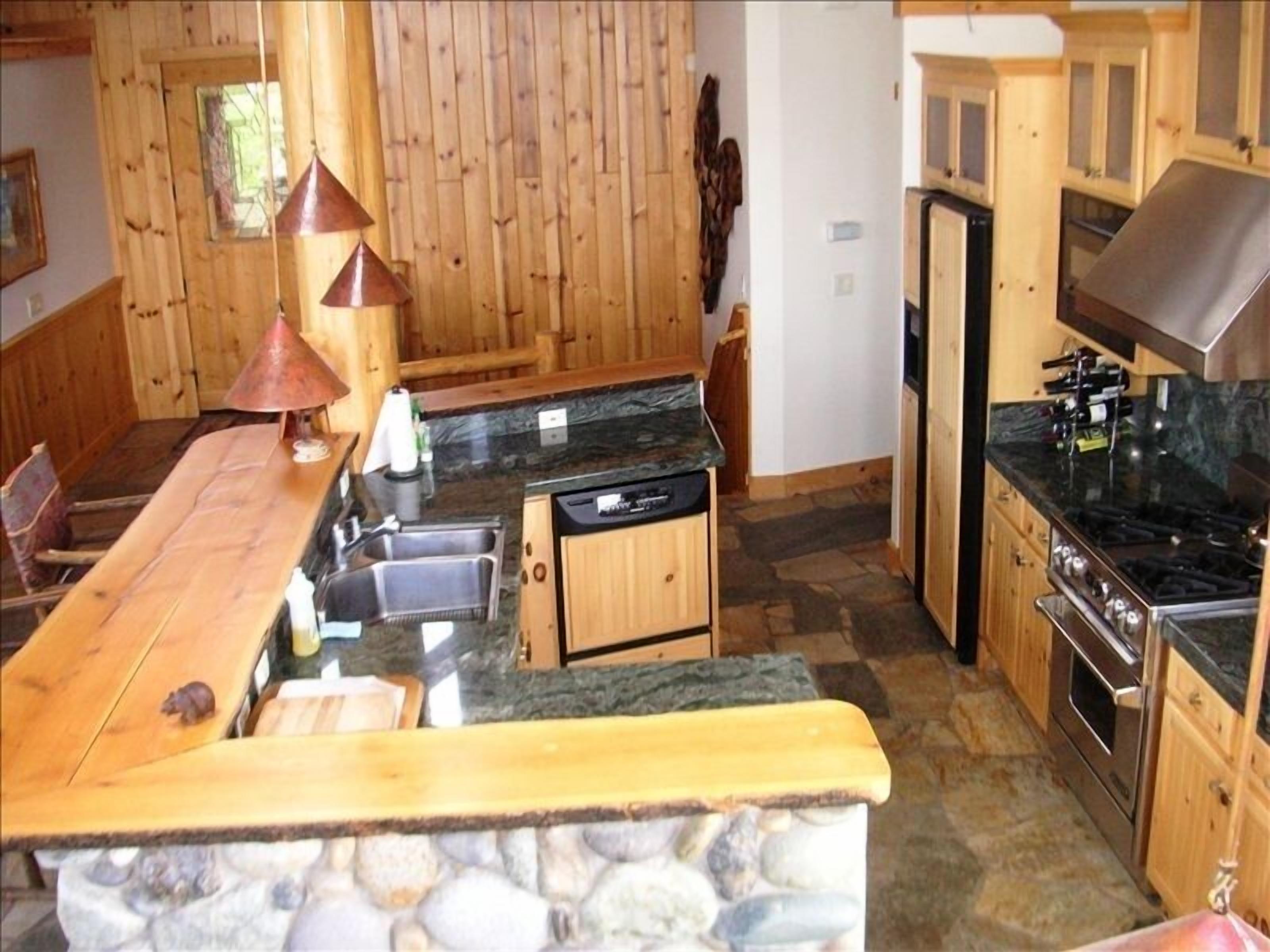 Multi Family, 2 Masters, Incredible Views, Foosball, Easy Access, Great Layout
