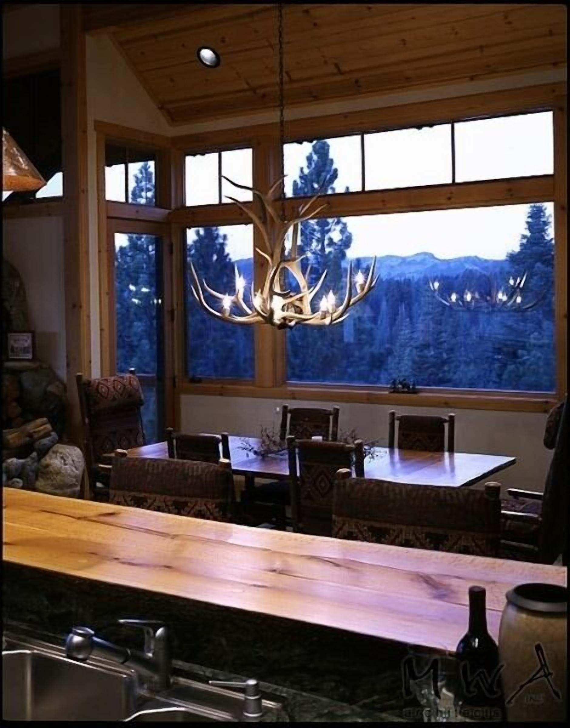 Multi Family, 2 Masters, Incredible Views, Foosball, Easy Access, Great Layout
