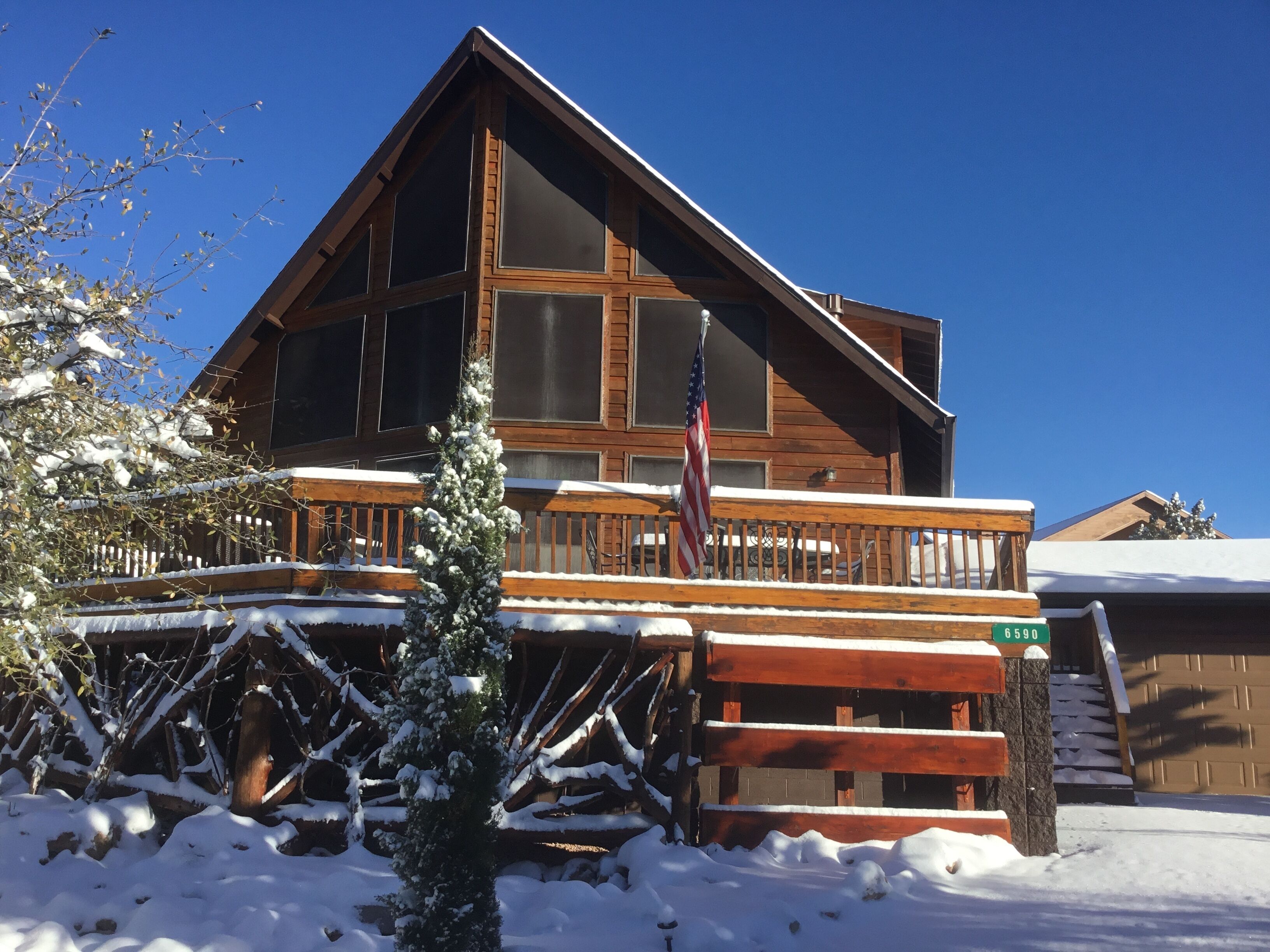 Luxurious Cabin With Spectacular Views & Beautiful Gardens 