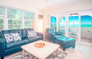 Smart TV - Hidden Paradise 3bed/3bath single family home with open water views & dockage (Marathon)