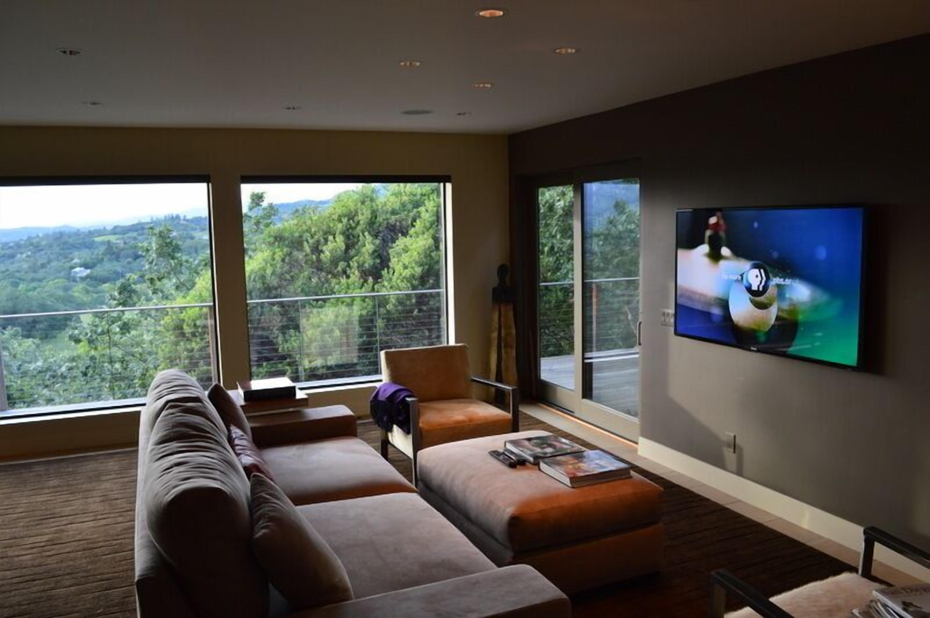 Modern Home, Fabulous Views, Exclusive Neighborhood