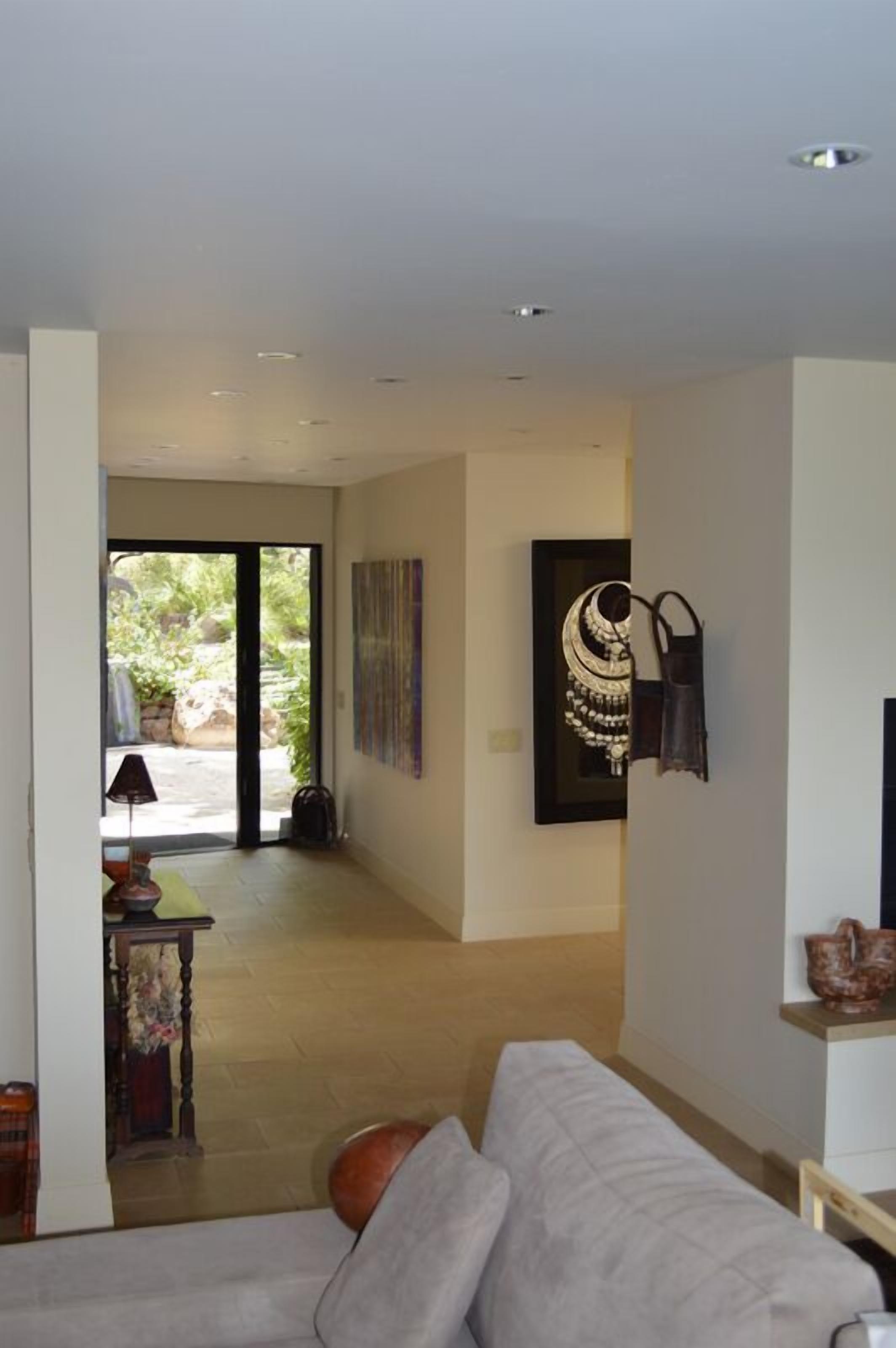 Modern Home, Fabulous Views, Exclusive Neighborhood