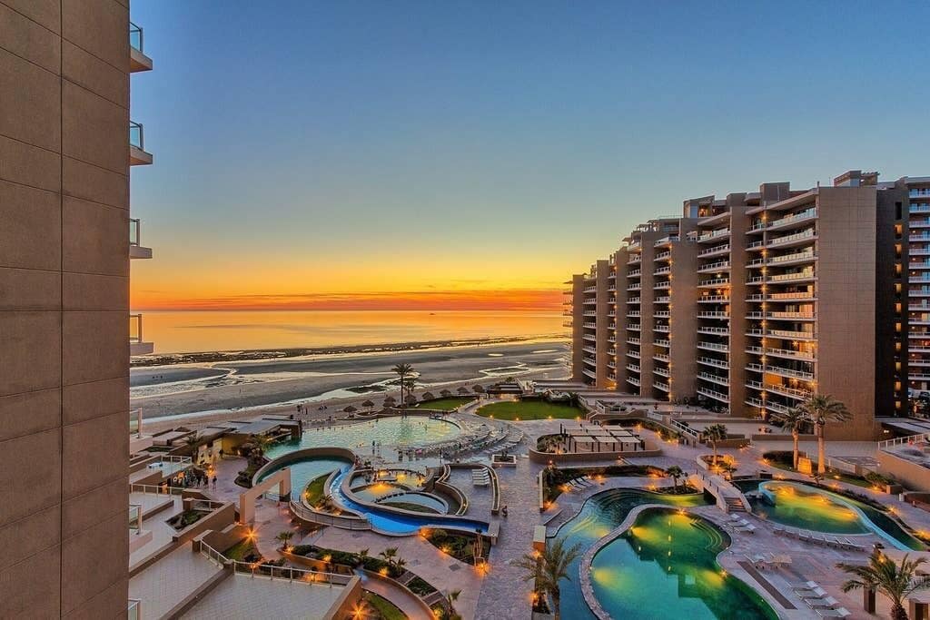 Las Palomas Topaz 608 Three Bedroom - Three Bath, Giant 3 Bed 3 Bath Corner Unit at Las Palomas - Wr