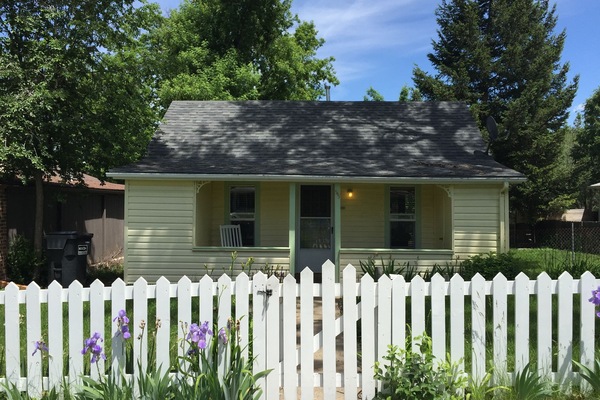 Charming Casita on Shady and Quiet Holbrook St in Old Town Erie