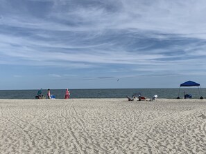 Plage à proximité, chaise longue
