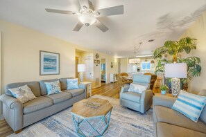 TV, DVD player - Semi-Oceanfront Condo w/ Resort Pool, Elevator, Private Sundeck. Top Notch Stay! (Rodanthe)
