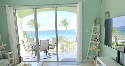 VOUS ĂTES arrivĂ©! Condo 3BR en bord de mer avec piscine-dĂ©tente ... CĂŽtĂ© nord prĂšs de Rum Point